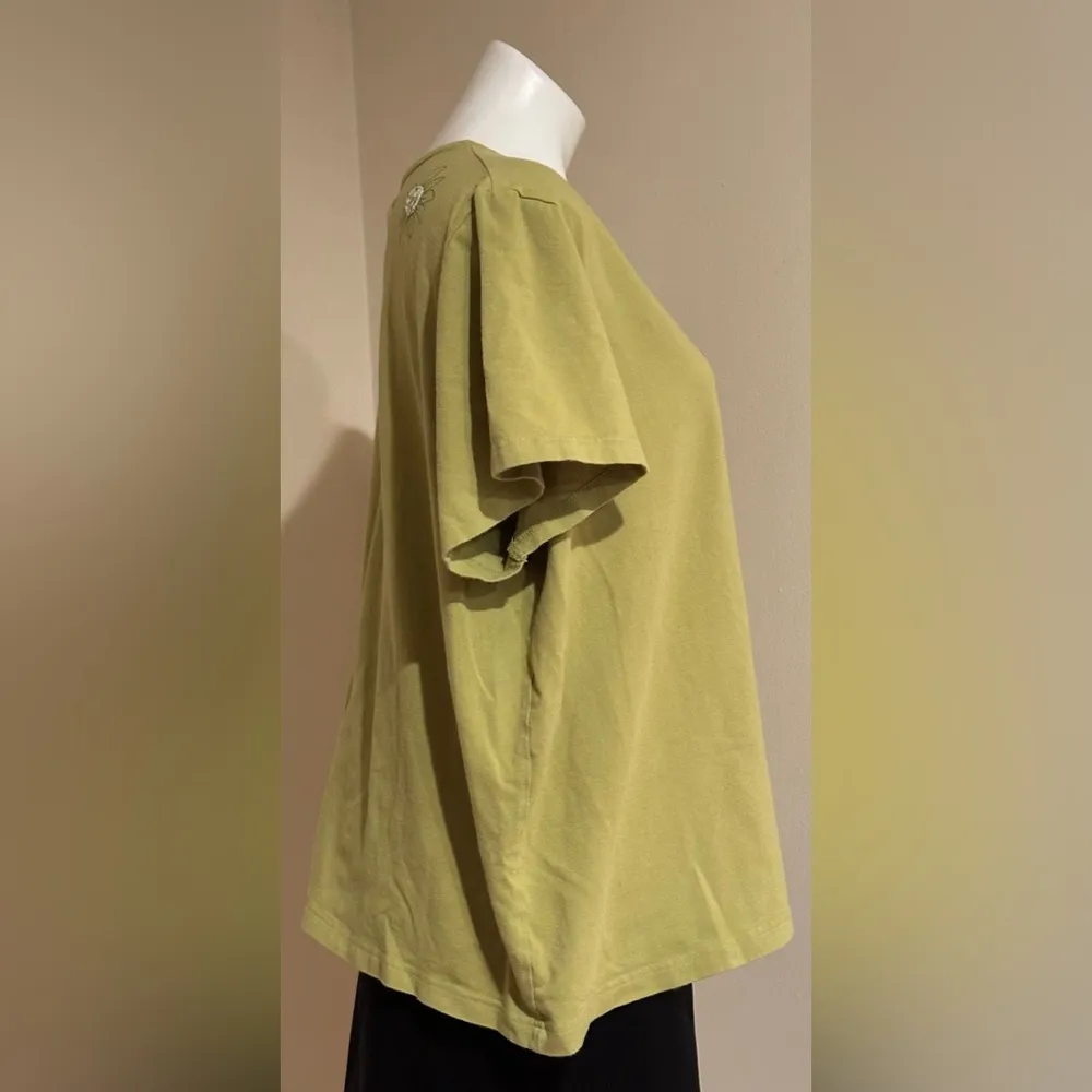 Susan Graver Light Green White Floral Embroidered Short Sleeve T-Shirt Sz. 2X. - Image 3