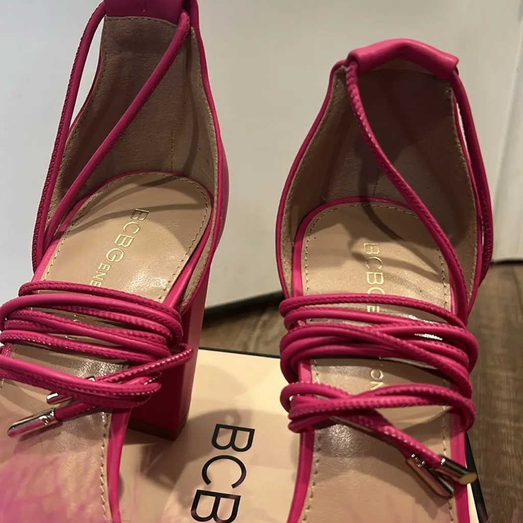 *Brand New* BCBGeneration Passion Pink Fluffy Heel, Size 8.5M - Image 5