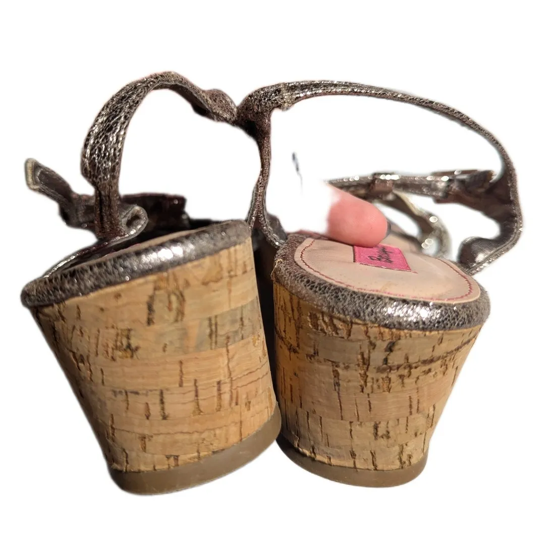 Betseyville Betsey Johnson Silver Metallic Embellished Faux Leather Sandals Sz 5 - Image 4