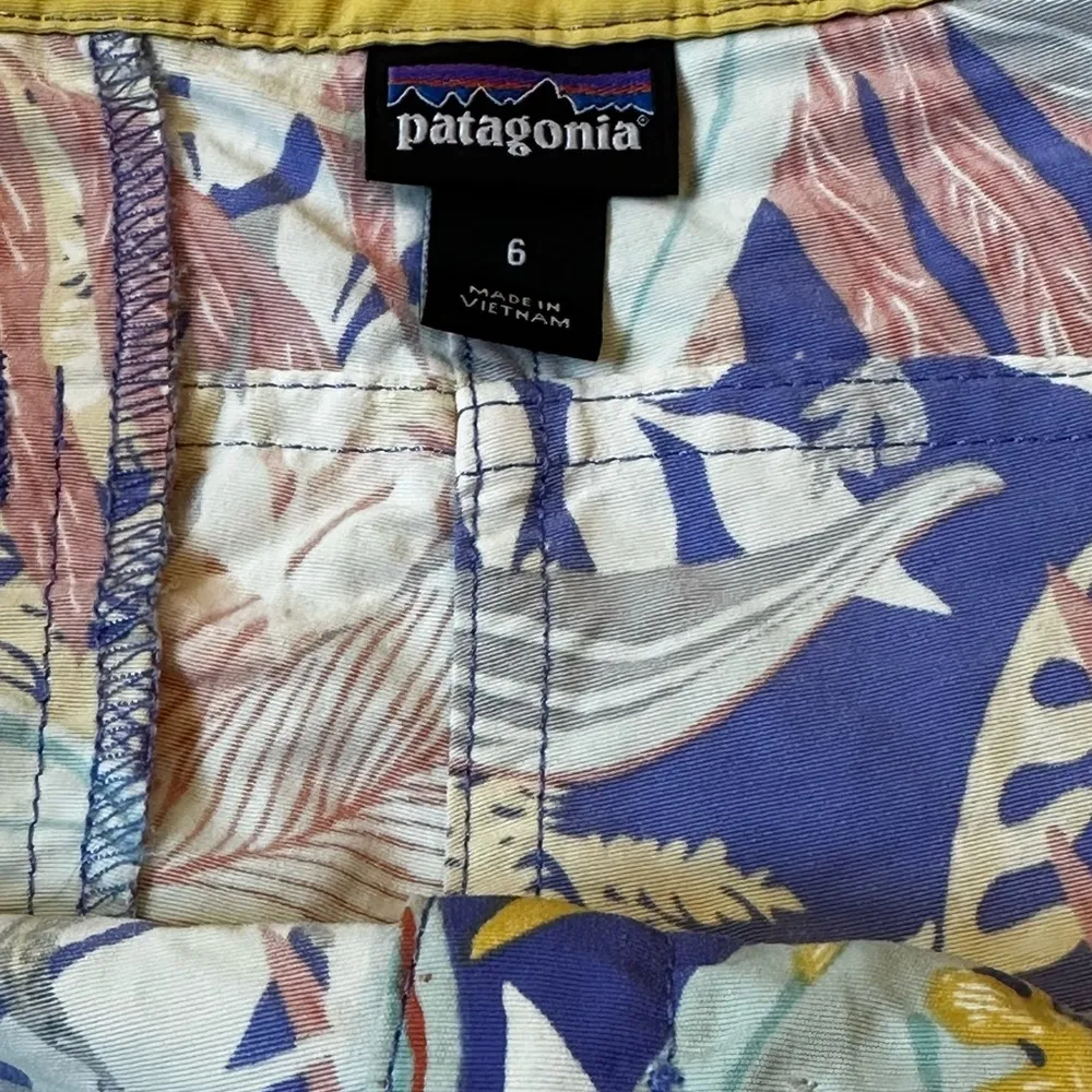 Patagonia Wavefarer Board Shorts 5” Floral Beach Outdoors Travel Womens Size 6 - Image 10