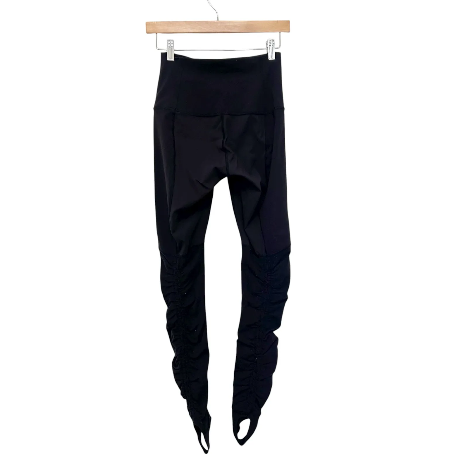 Lululemon Black Ruched Leg Stirrup Leggings Sz 6 - Image 5