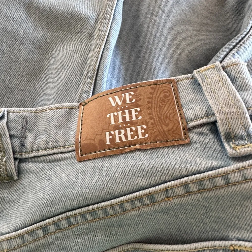 NWT FREE PEOPLE x Care FP A New Day Mid Rise Straight Leg Jean In ISLA Blue - Image 9