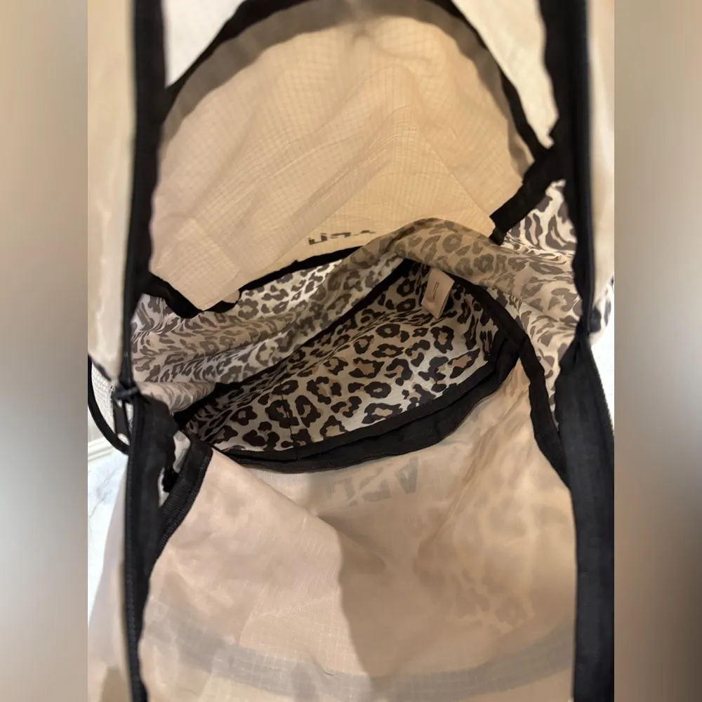 **APL Animal Print Backpack – Stylish & Functional!** - Image 6