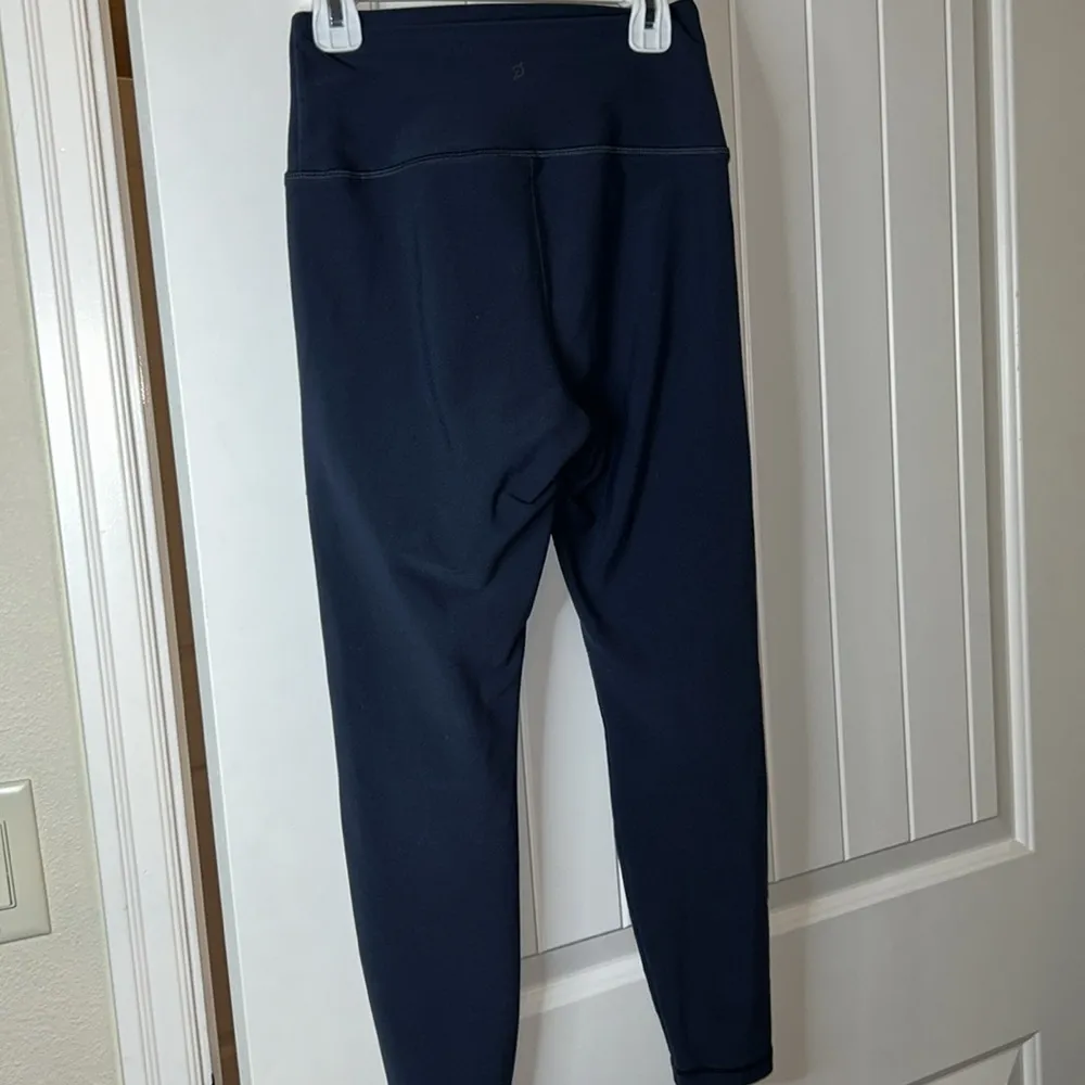 Peleton Leggings - Blue. Size Medium - Image 2
