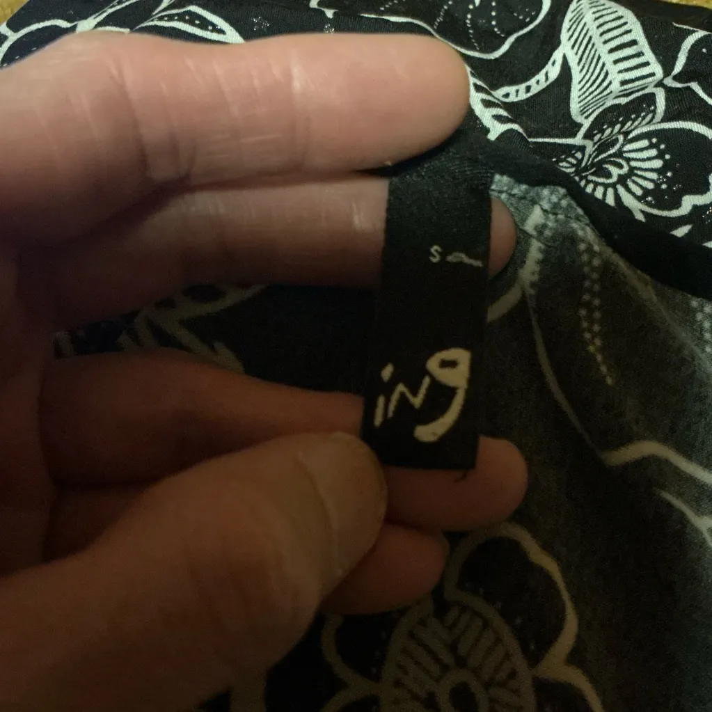 Vtg Y2K black floral sexy top - Image 2