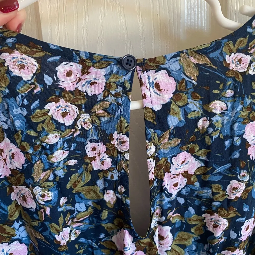 Wild Fable size medium floral granny core midi knee length long sleeve blue - Image 4