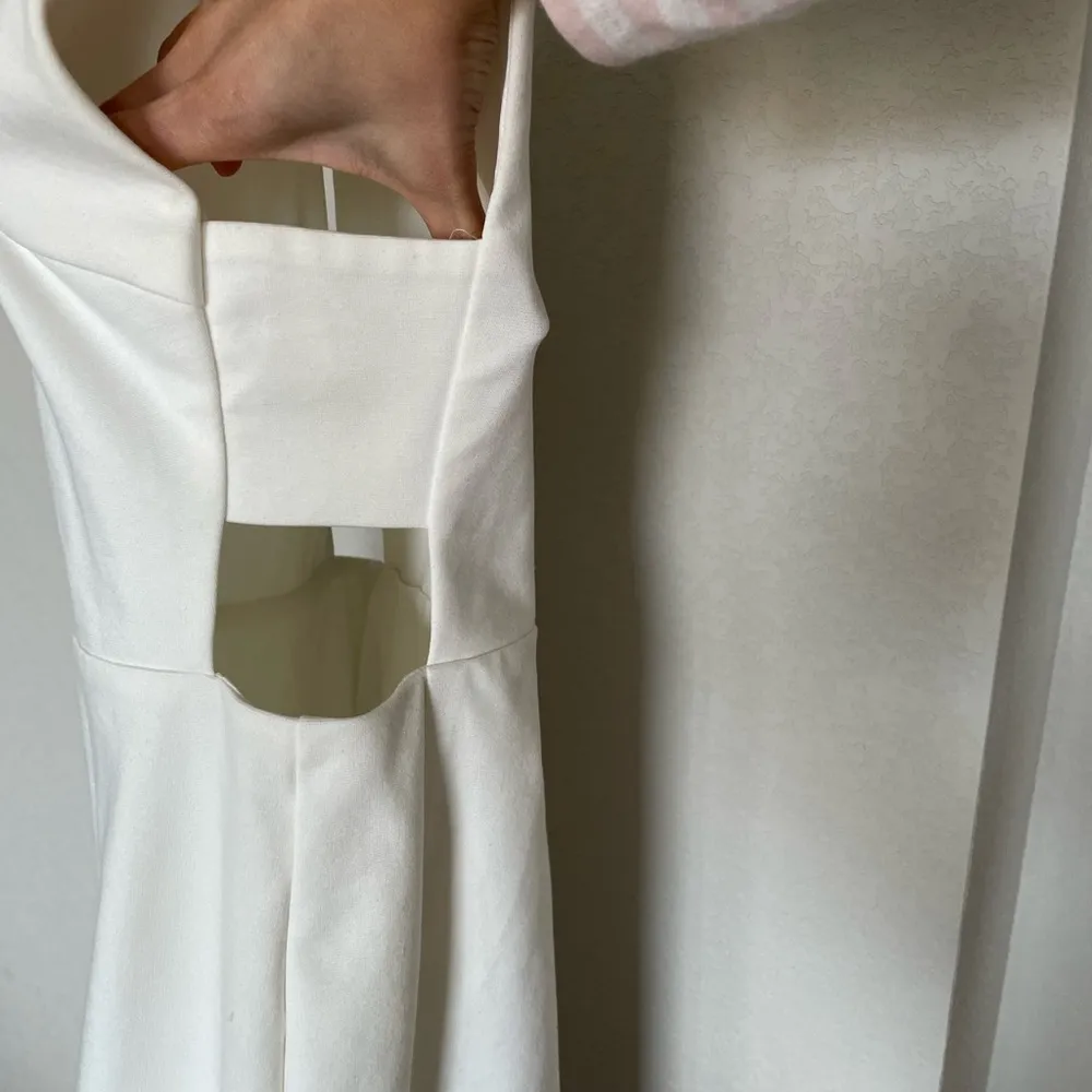 Side Cut Out White Sleeveless Dress - Image 2