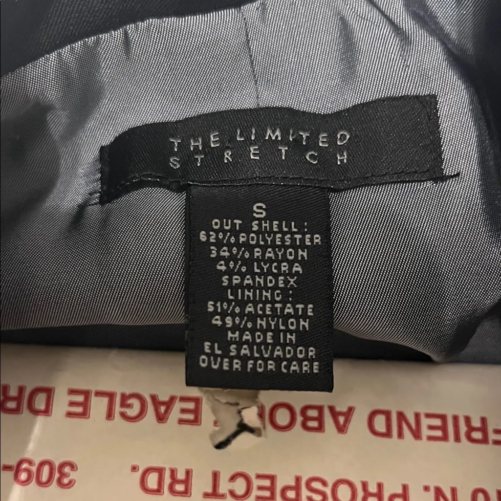 The limited Classic Black Women's blazer and skirt set sz S/6 - Image 6