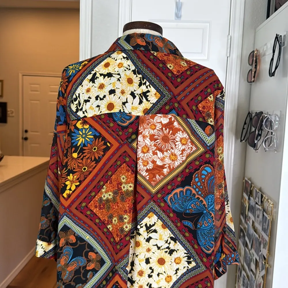 Rose & Olive multicolor butterfly print button down - Image 5