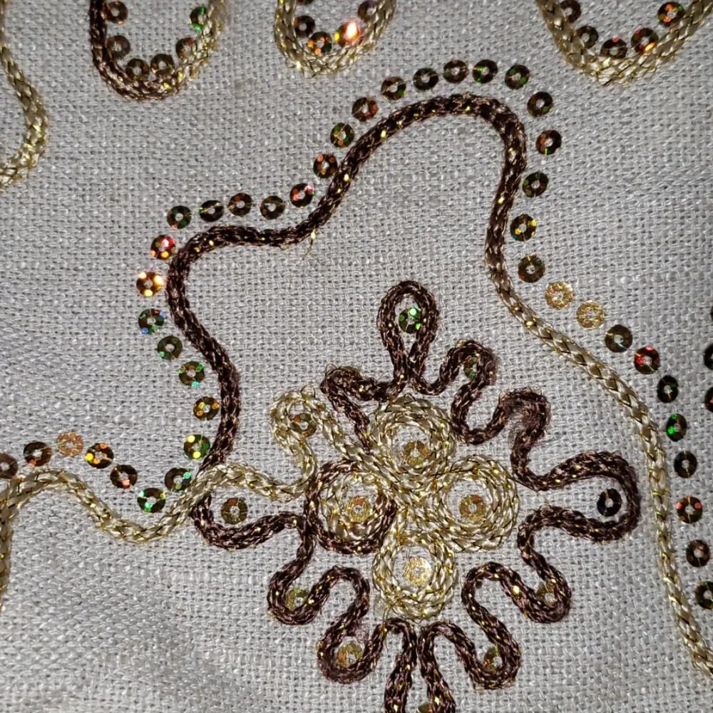 Purse. (B) Gold - Image 2