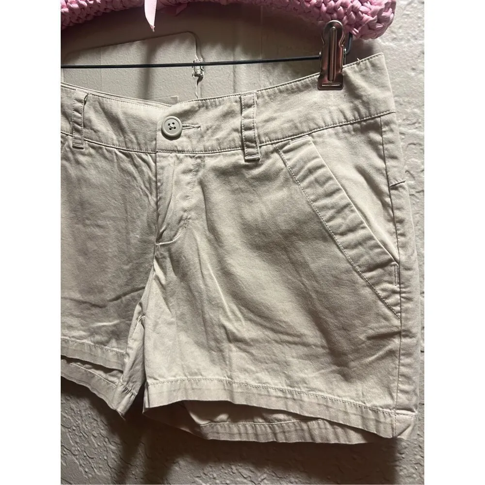 Columbia Tan Woman’s Shorts Size 4 -Flaws-Marks-Small Holes - Image 3