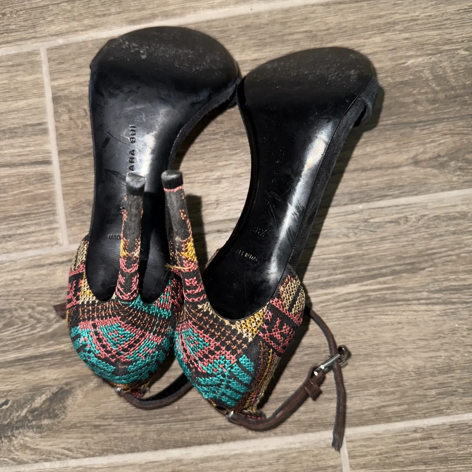 Barbara Bui black suede heels with a patterned Back Heel, Brown ankle strap 38.5 Size 8.5 - Image 6