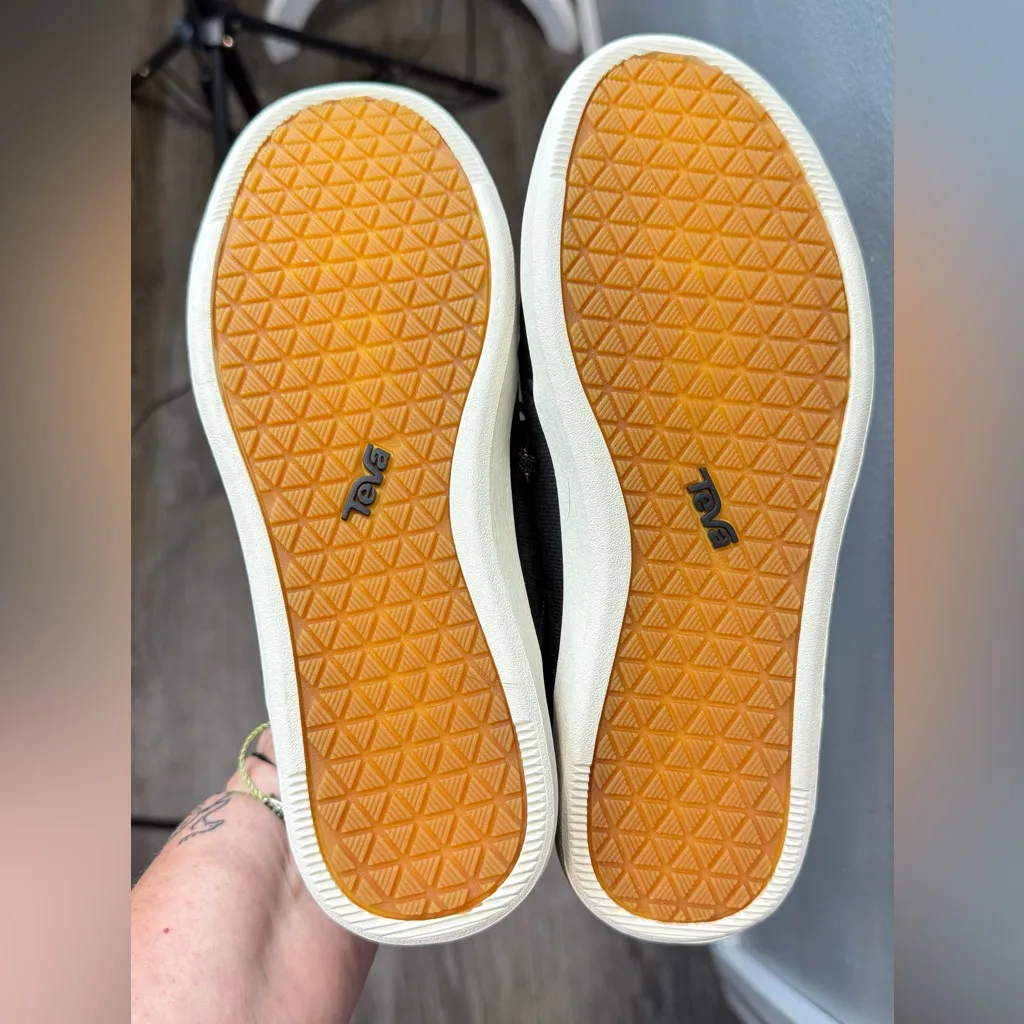 Teva Women's Willow Lace Up Canvas Aztec Print Sneakers NWOB Size 5.5 - Image 2