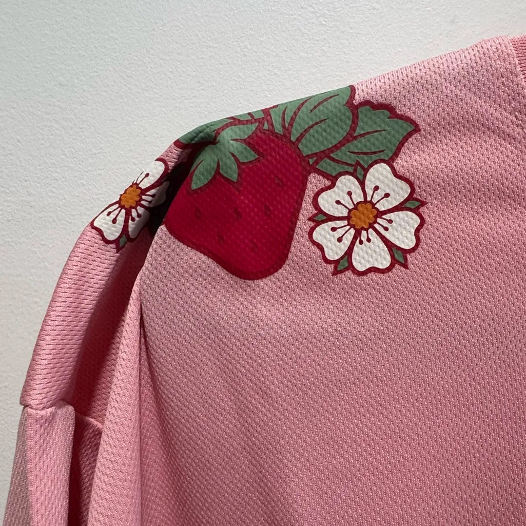 Strawberry Shortcake and Custard Cat Women's Cropped Pink Football Jersey - Image 6
