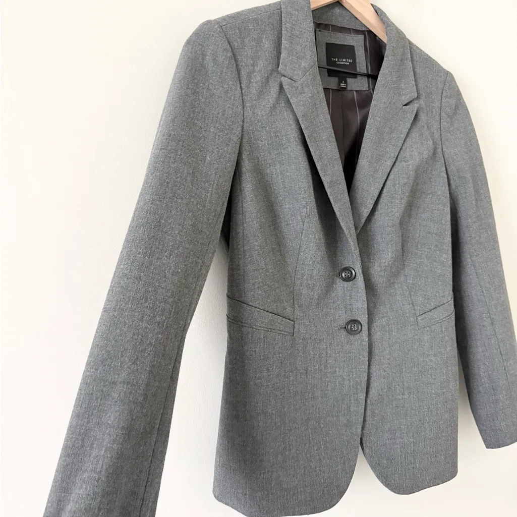 The Limited Collection Two Button Blazer in Gray Size 4 - Image 2