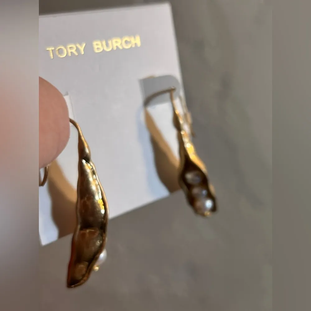 Tory Burch Gold Sculptural Drop Earrings -Three Peas in a Pod, unique, giftable - Image 6