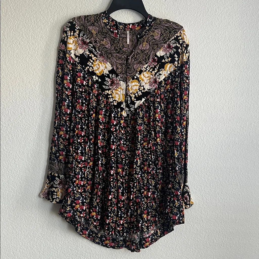 Free People Wildflower Fields Henley Top, Size M, EXCELLENT! - Image 6
