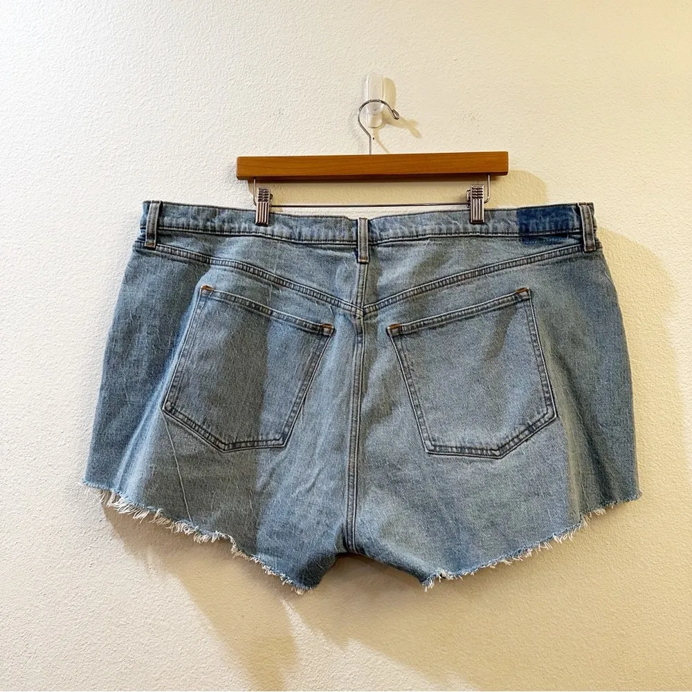 Abercrombie & Fitch Women's Curve Love The Mom High Rise Shorts Size 22 NWT - Image 6
