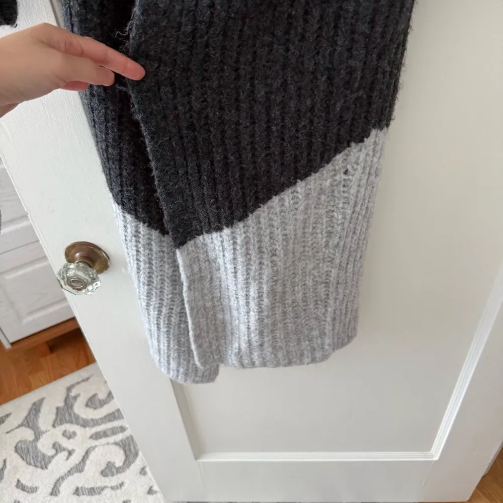 Express Grey Colorblock Chunky Knit Longline Open Oversized Cardigan Coat XSmall - Image 2