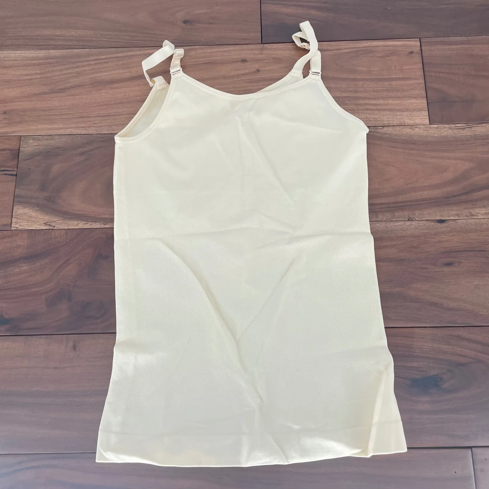 Shapermint Essentials All Day Every Day Scoop Neck Cami Beige Size M Yellow Size M - Image 4