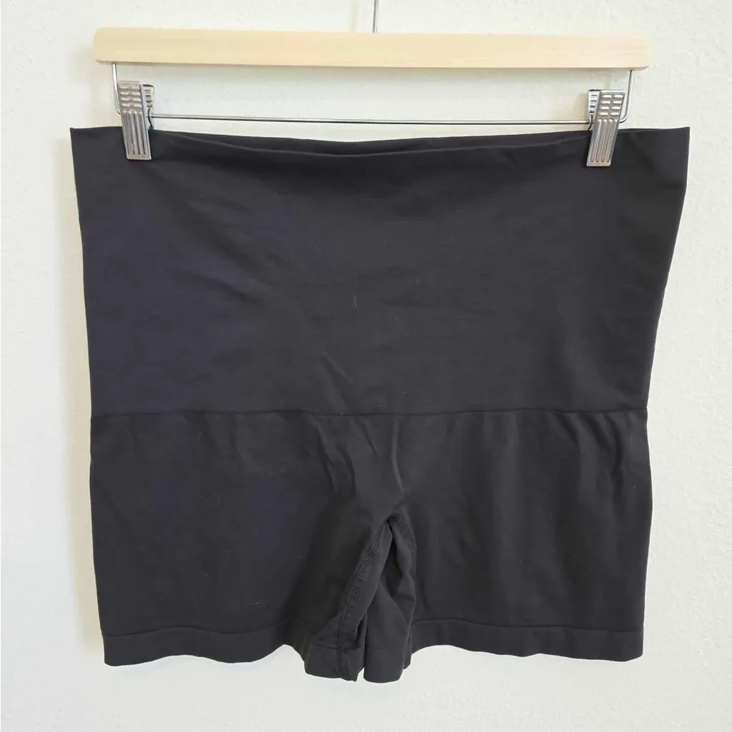 Skims Black Shape wear shorts size 3X - Image 6