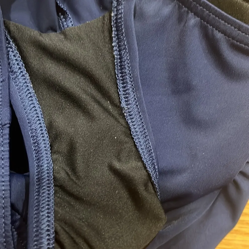 LANDS’ end navy blue women’s one piece swim suit size 6 . - Image 5