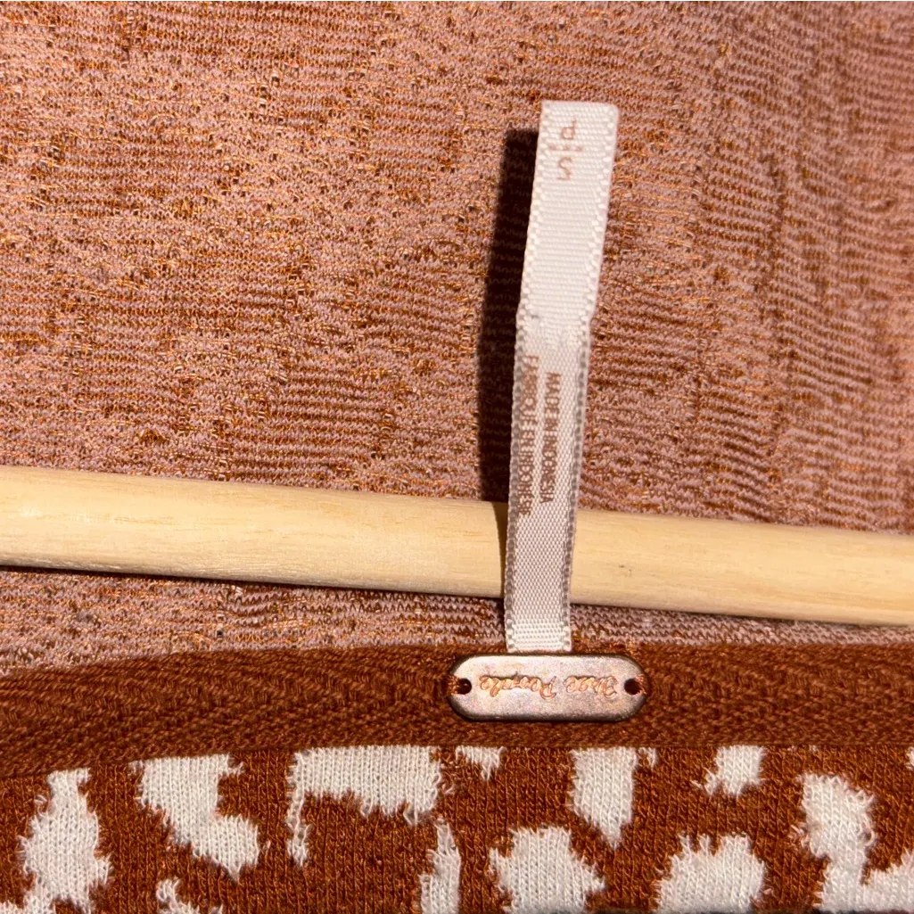 VGC • Free People Brown Leopard Print Puff Sleeve Tee - Image 3