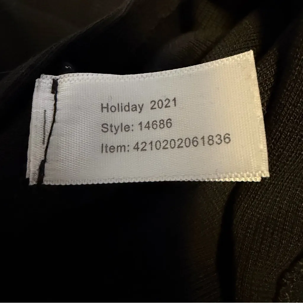 Marine Layer Lexi ribbed long sleeve V neck top black size Medium fitted - Image 7