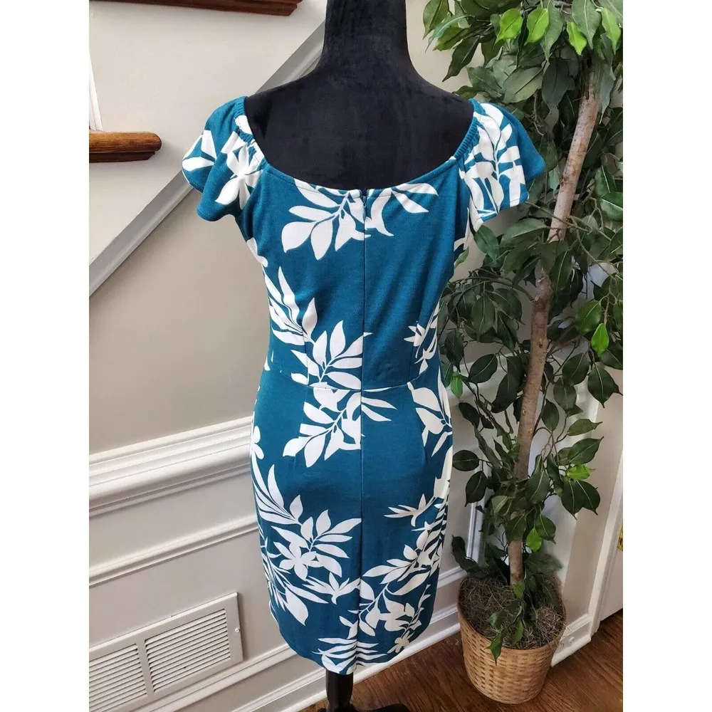 Old Navy Women's Blue Floral Rayon Round Neck Short Sleeve Knee Length Dress S - Image 7