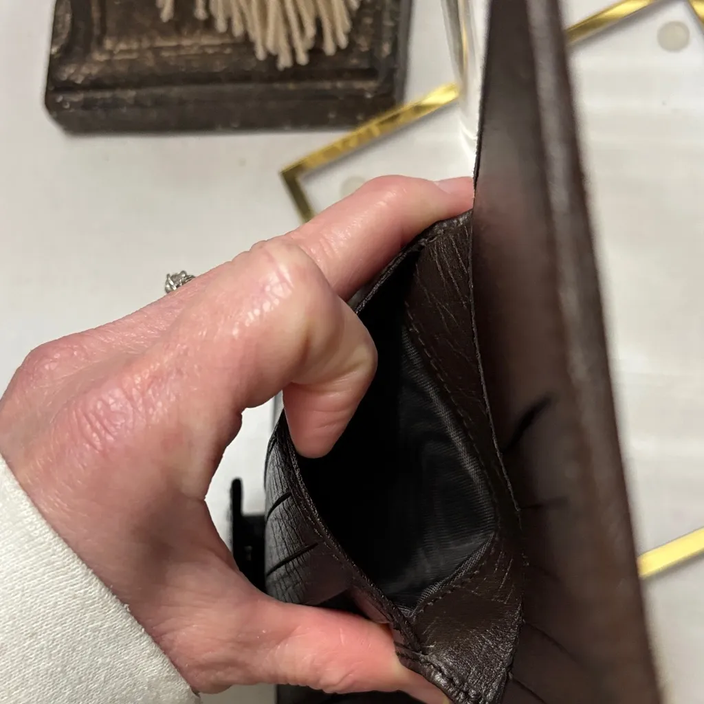 Gucci Tan Monogram Wallet with Bamboo Detail - Image 8