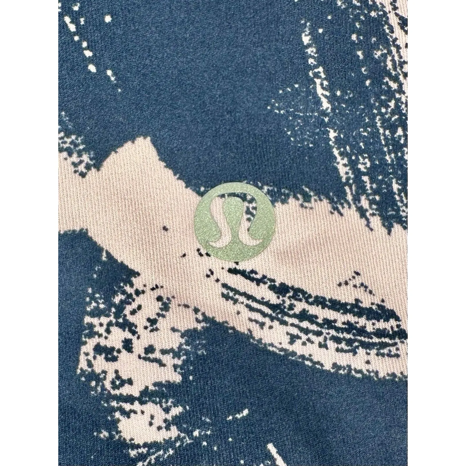 Lululemon Wunder Under High-Rise Full-On Luxtreme 28" in Graffiti Pop Size 6 EUC - Image 5