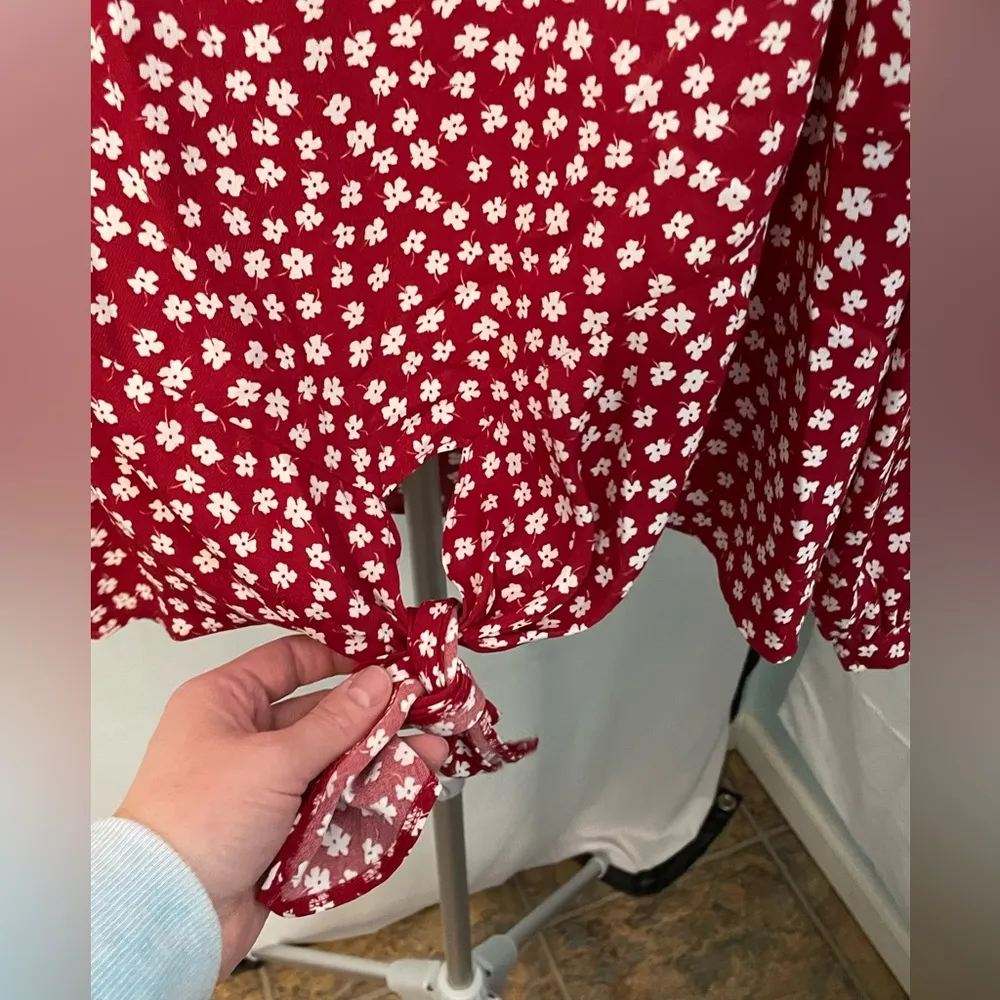 Primark red Floral blouse with front tie‎ size 4 - Image 3