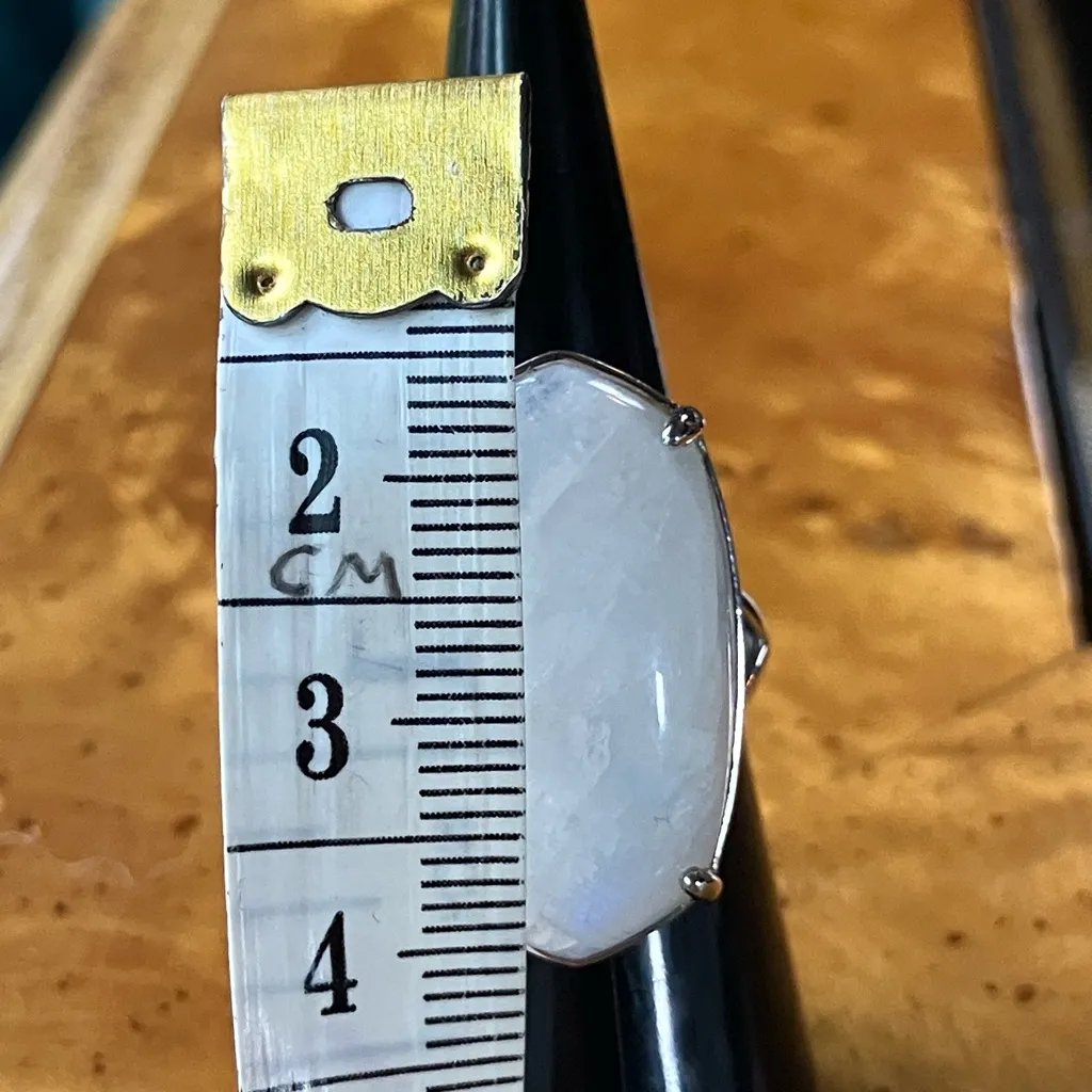 Natural Rainbow Moonstone Sterling Silver Cocktail Ring Size 6 - Image 7