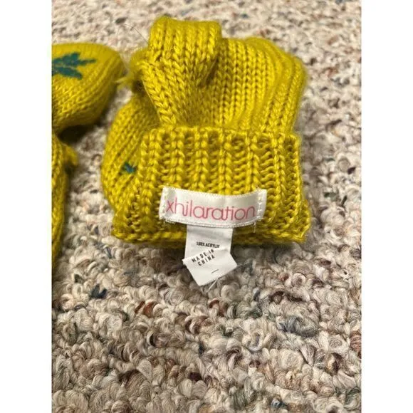 Xhilaration women's yellow with green snowflake acrylic knit flip gloves‎ - Image 6