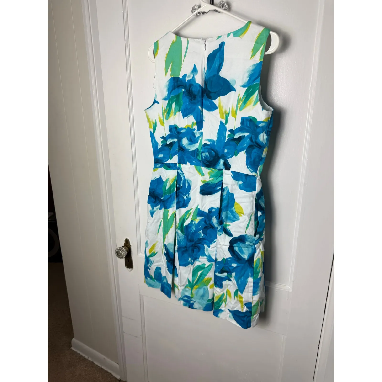 Dressbarn Dress Women's 10 Blue White Short A-line Sleeveless Pleated Dressy - Image 7