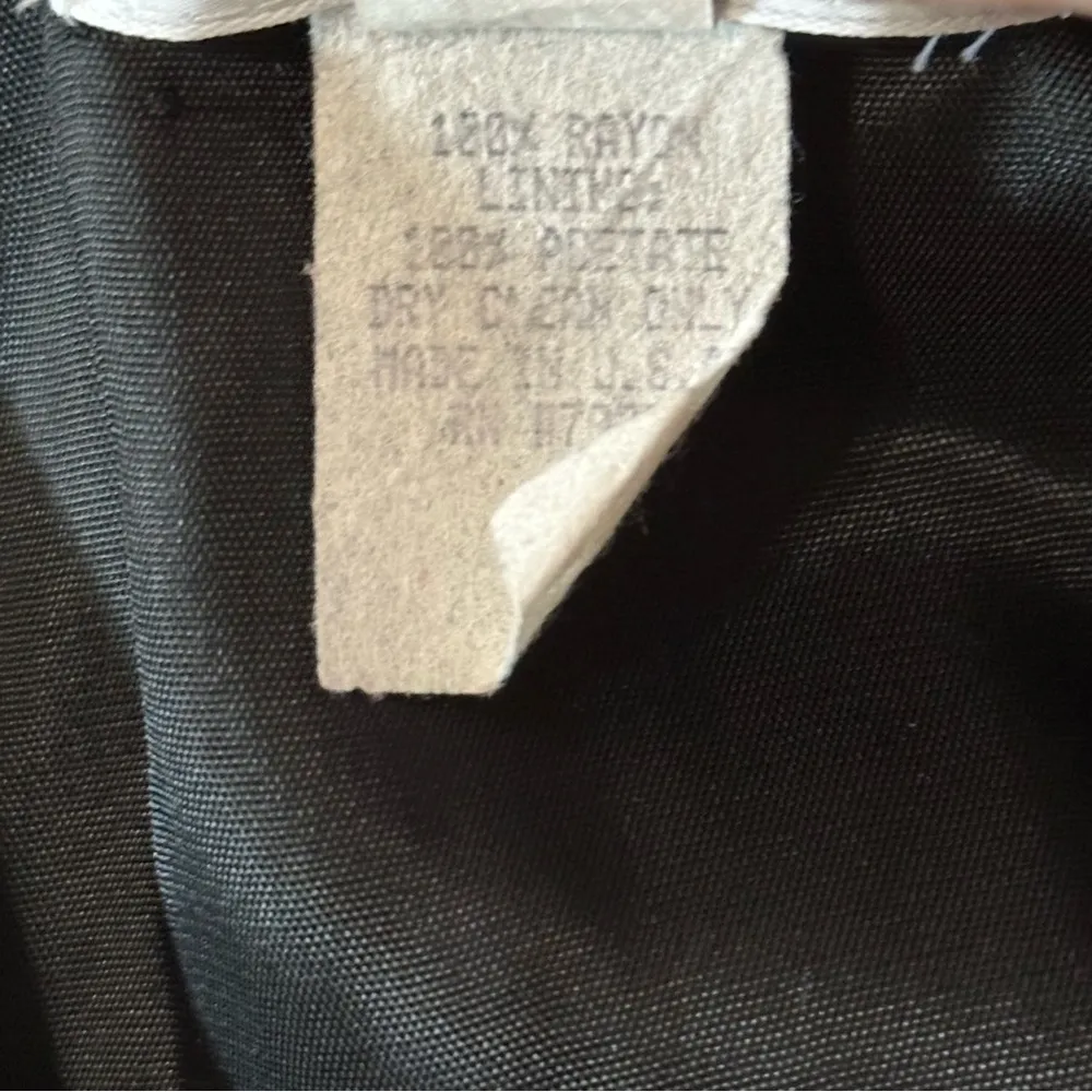 Saks Fifth Avenue Vintage Women’s 6 Black Crushed Velvet Sweetheart Neck Dress - Image 7