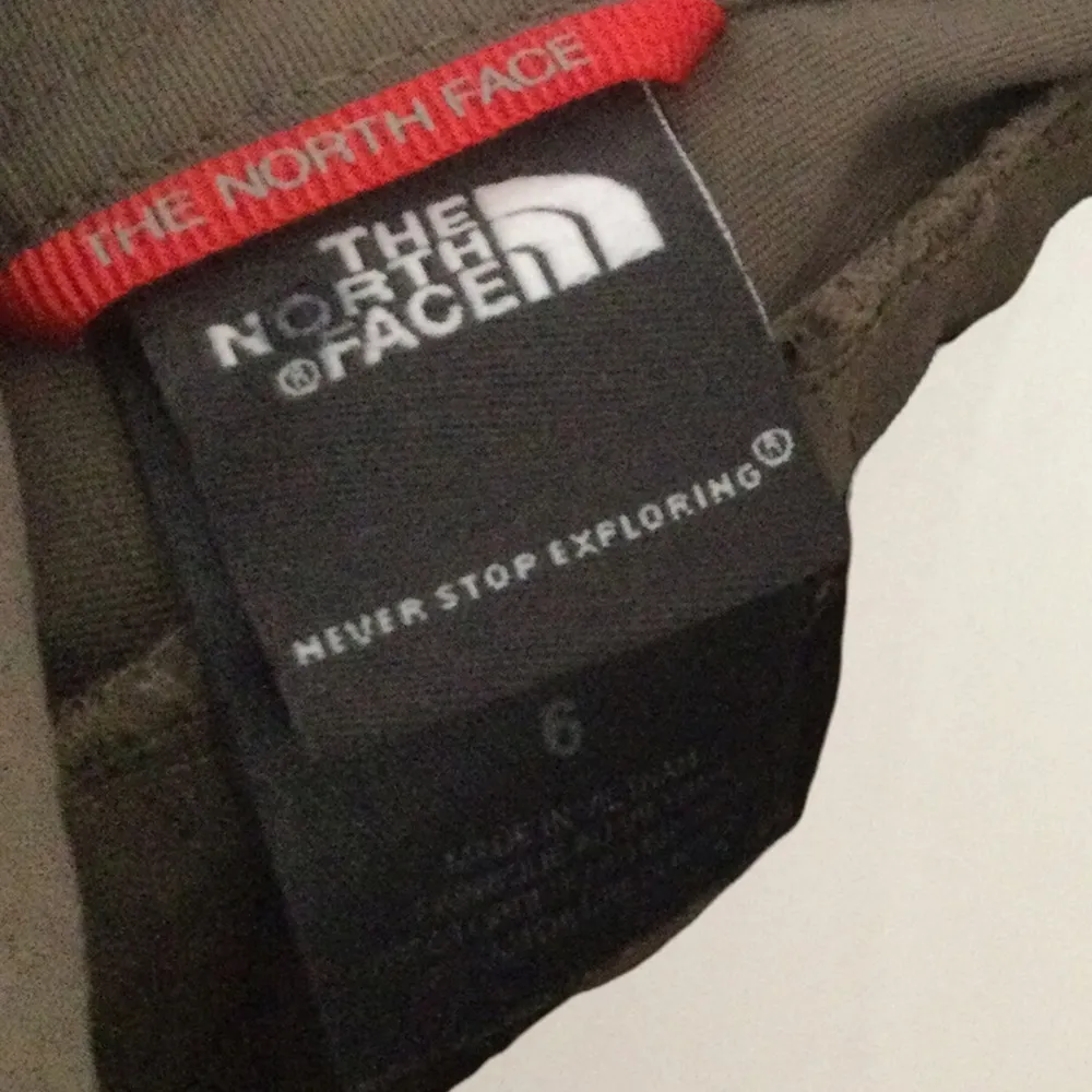North Face Khaki Green Convertible Outdoor Activewear Pants/Shorts - Image 6