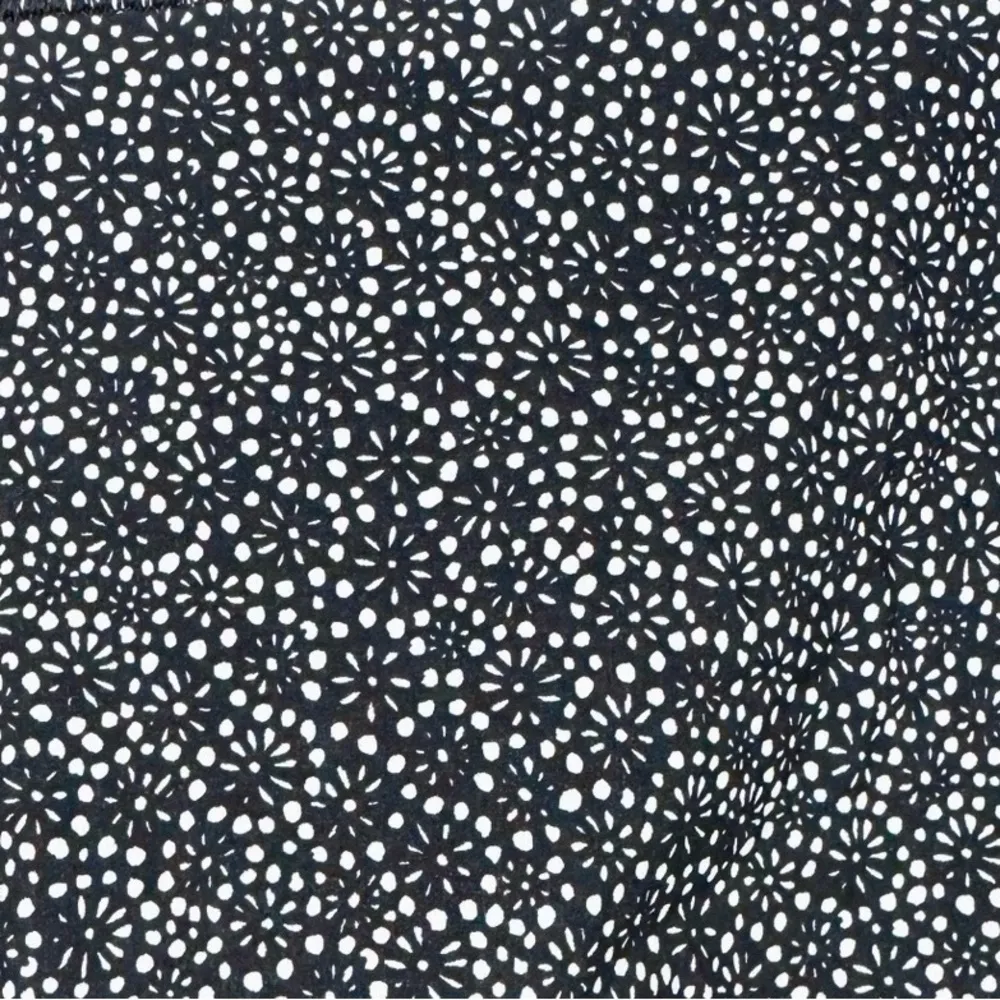 Lululemon Speed Short 4-way Stretch 2.5" Freckle Flower Black White/Black W7A19S - Image 8