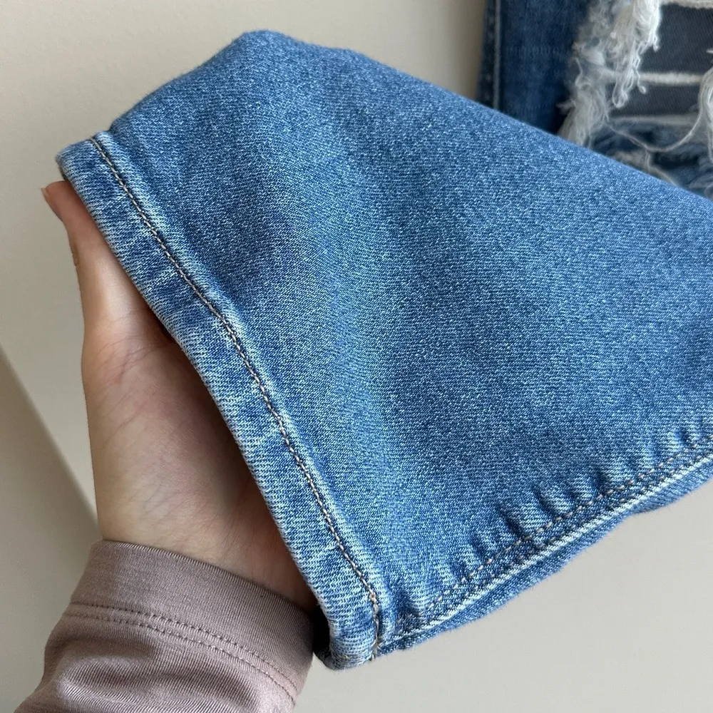 Studio Blue Distressed Light-Medium Wash Blue Jeans, Size 31 - Image 4