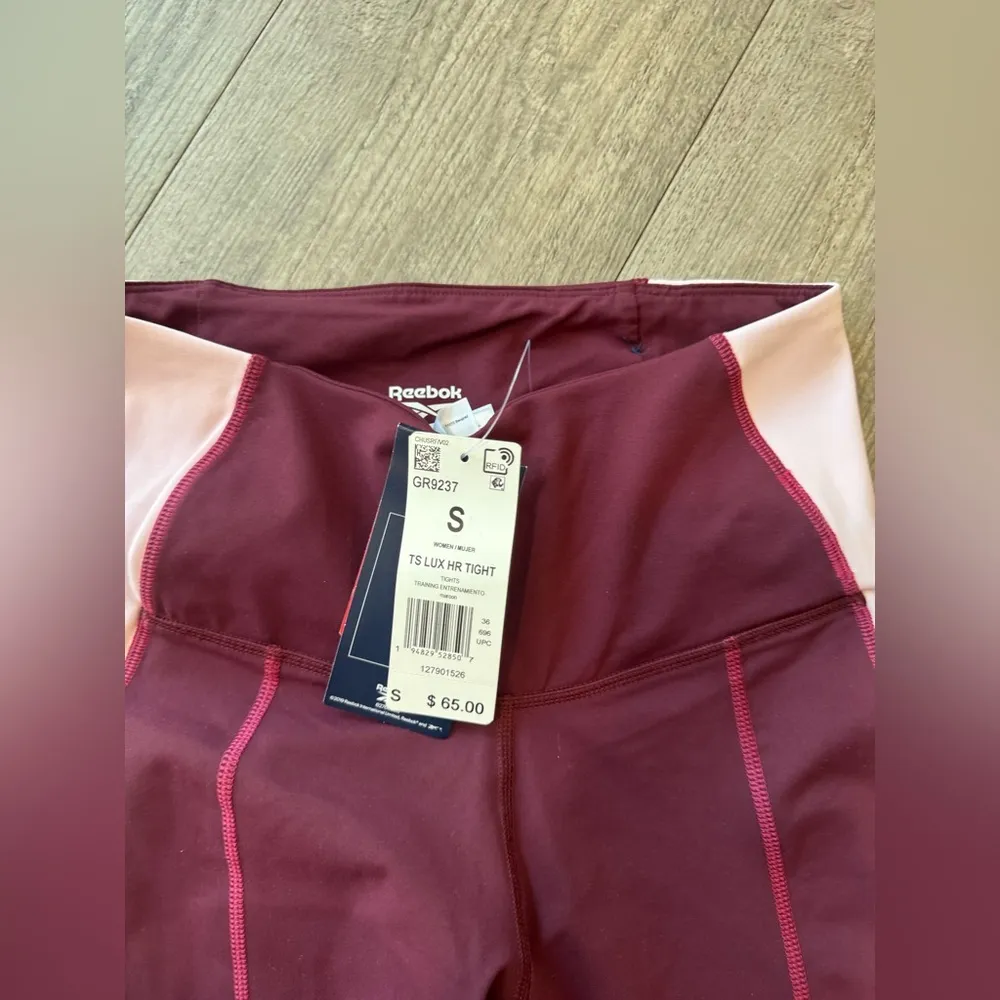 Reebok Red and White High-Waisted Leggings - Image 10