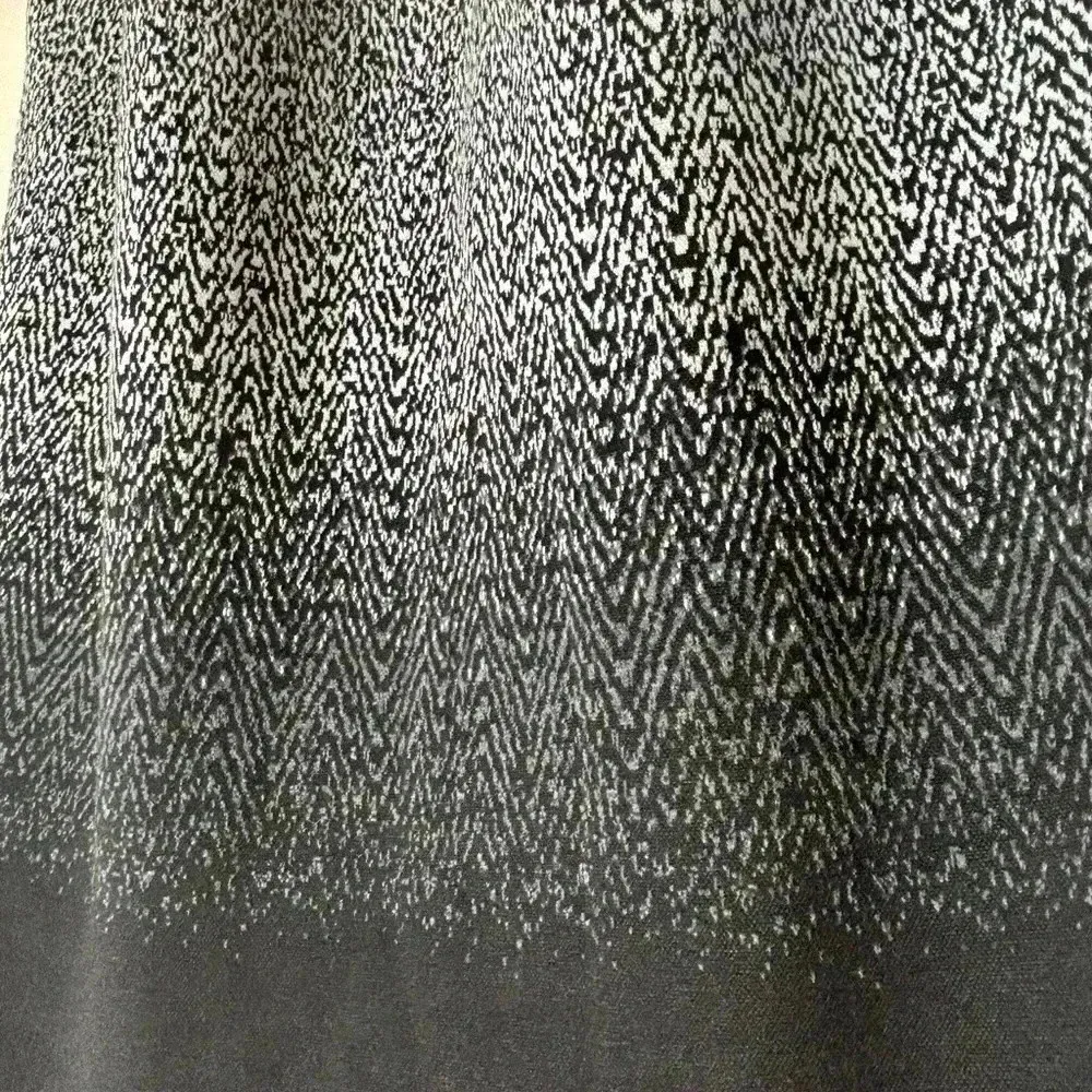 Carmen Marc Valvo Women's Midi Skirt Gray White Black Print Size 4‎ - Image 5