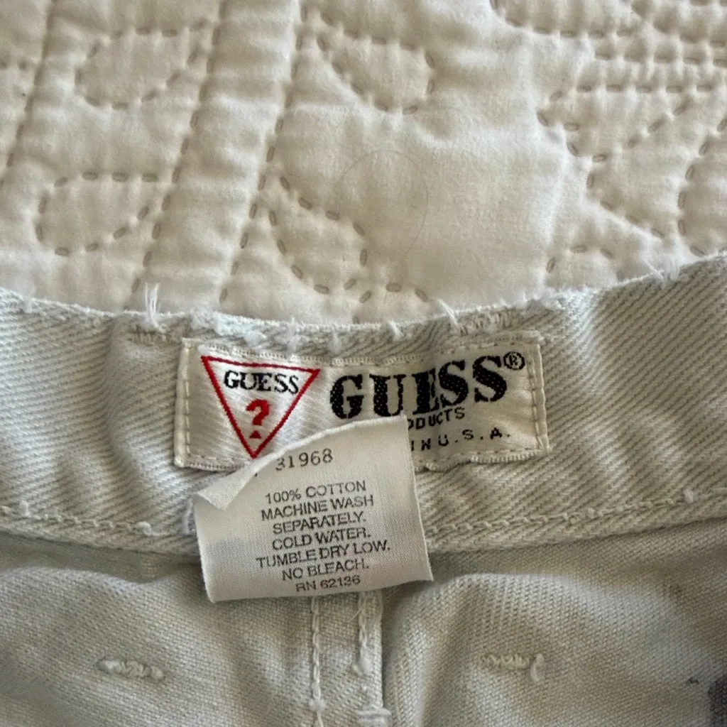 Vintage Guess Women's Shorts - Image 2