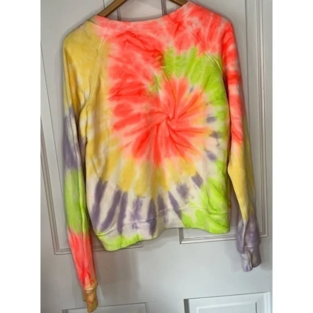 Re/Done Hanes Classic Raglan Crewneck Pullover Sweatshirt in Neon Spiral Tie Dye - Image 4
