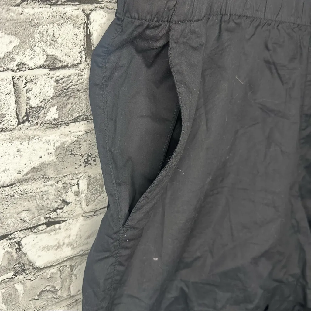 Old Navy Women’s Black Shorts - Image 3