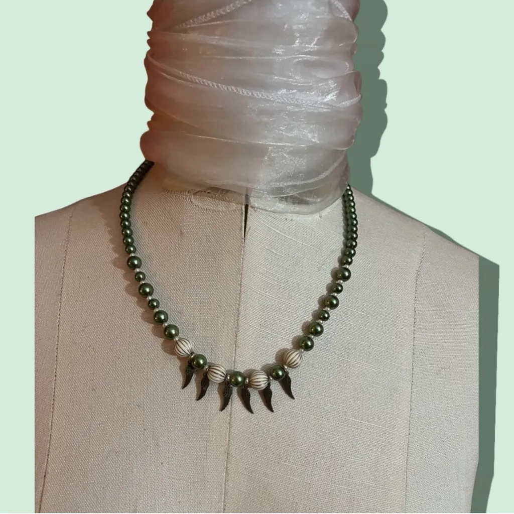 Elegant Handmade Green and Brass Angel Wing Beaded Necklace Gold - Image 2