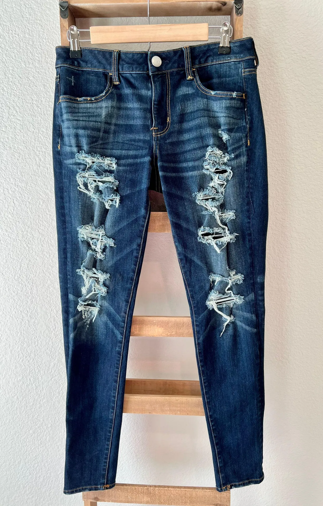American Eagle NWOT  Distressed Jeans - Image 2