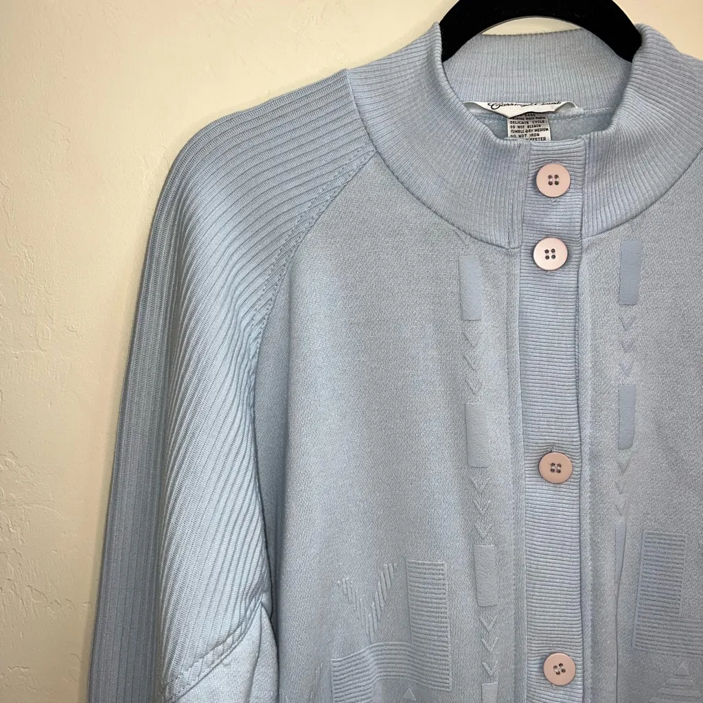 Vintage 80s Carriage Court Light Blue Button - Image 4