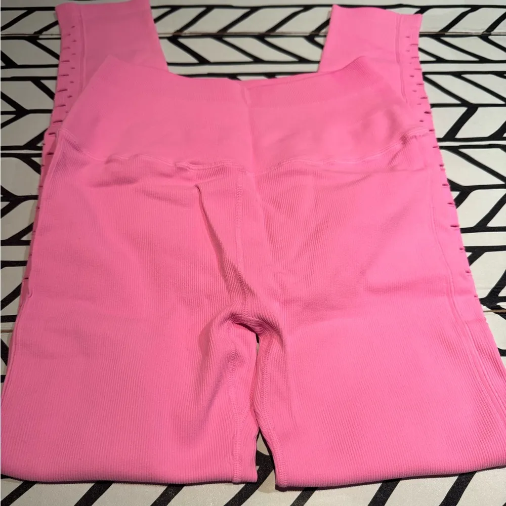 Spiritual Gangster Self Love leggings in Rosie w/cut out on sides size M/L - Image 2