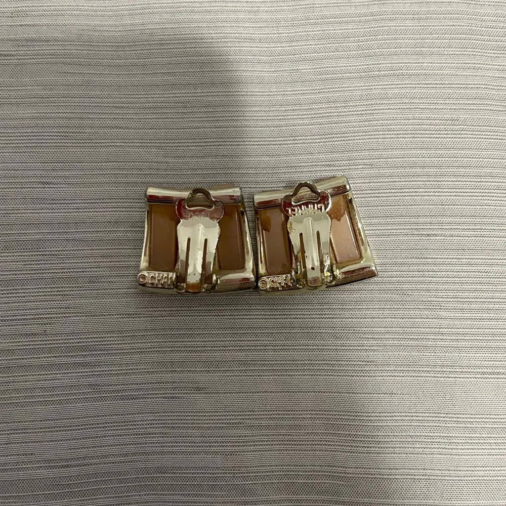 Vintage 70’s Cadillac Pink and Silver Tone Clip - Image 4