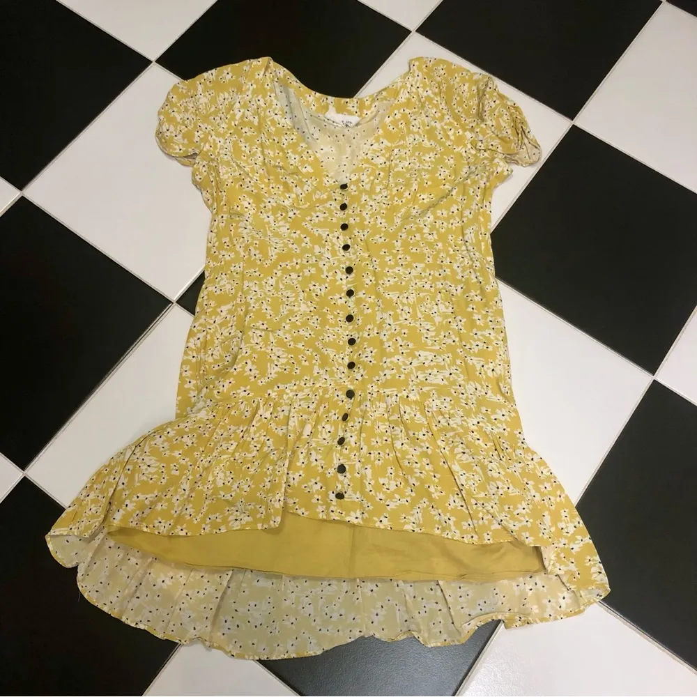 Golden Bloom Floral Mini Dress V-Neck Short Sleeve Ruffles Mustard Yellow L - Image 6